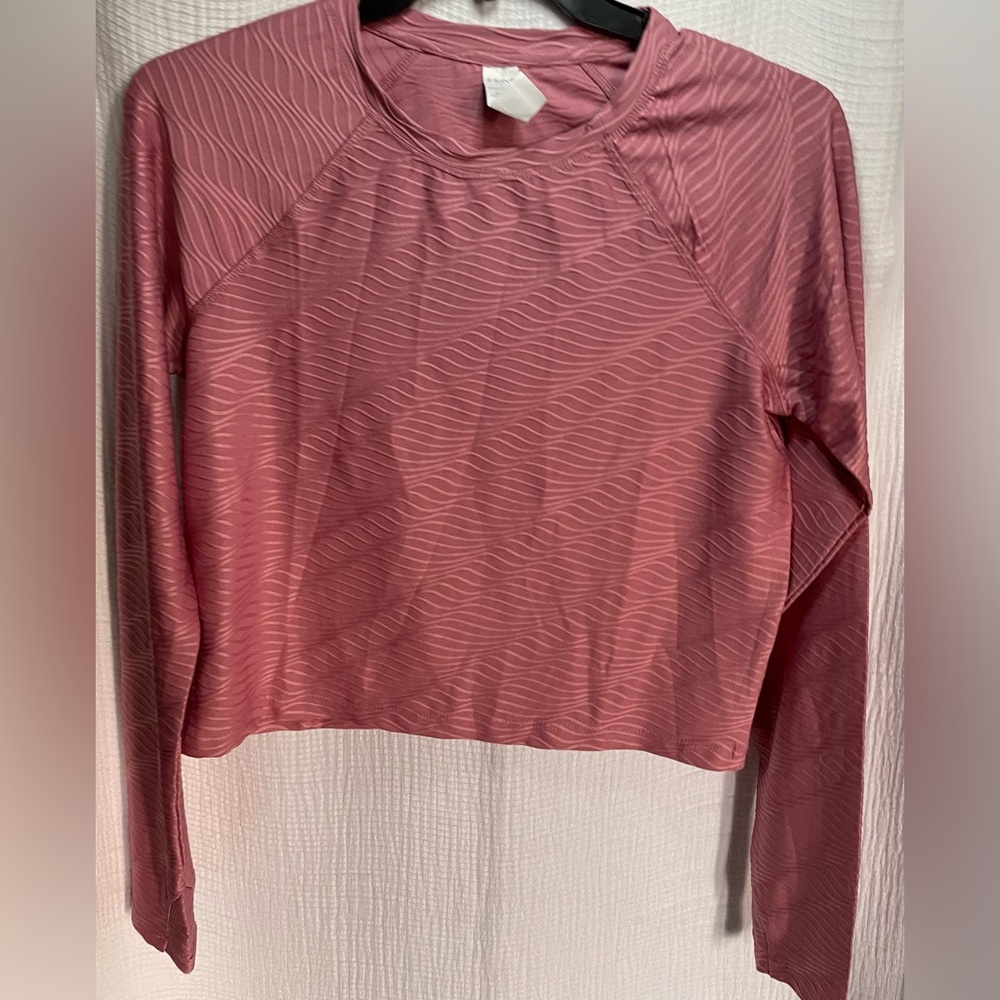 BUNDLE 3/$10!! Isabella Wave Patterned Pink Long Sleeve Top